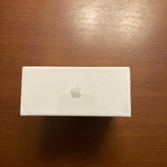 New apple air pods pro 

Lmk if you need anything 

Send offers - Picture 3 of 6